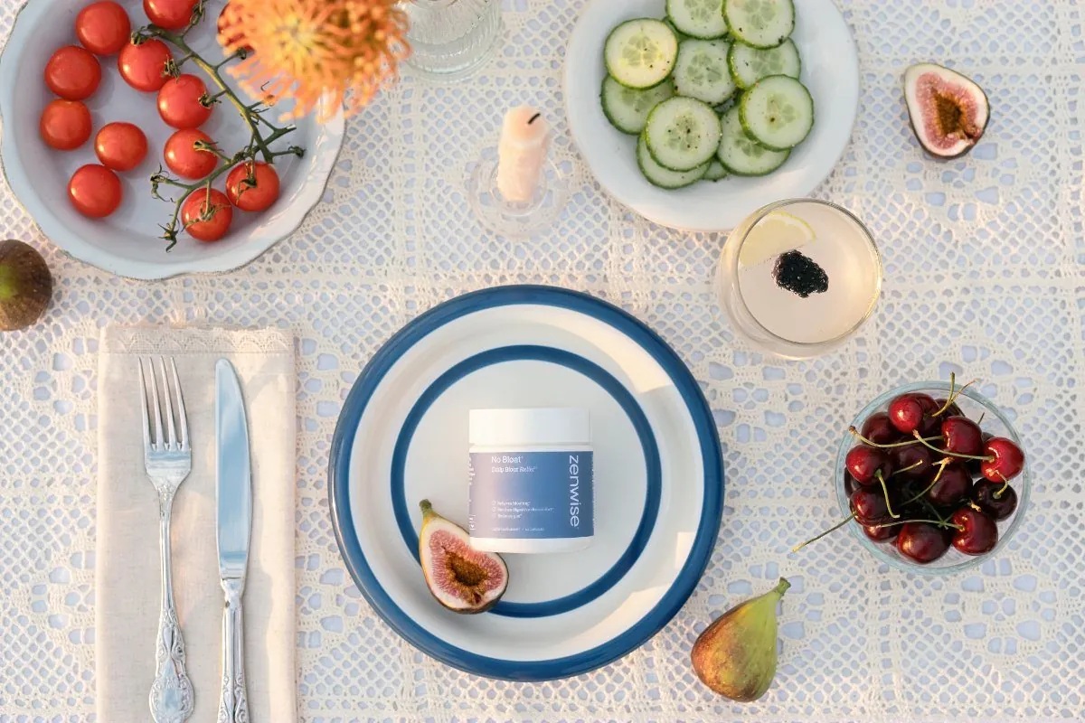 Table flat lay with No Bloat